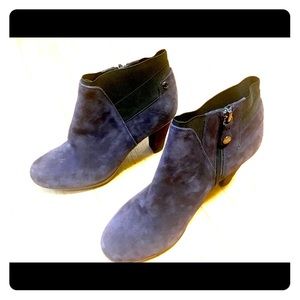 Like new Geox Respira navy suede ankle boots